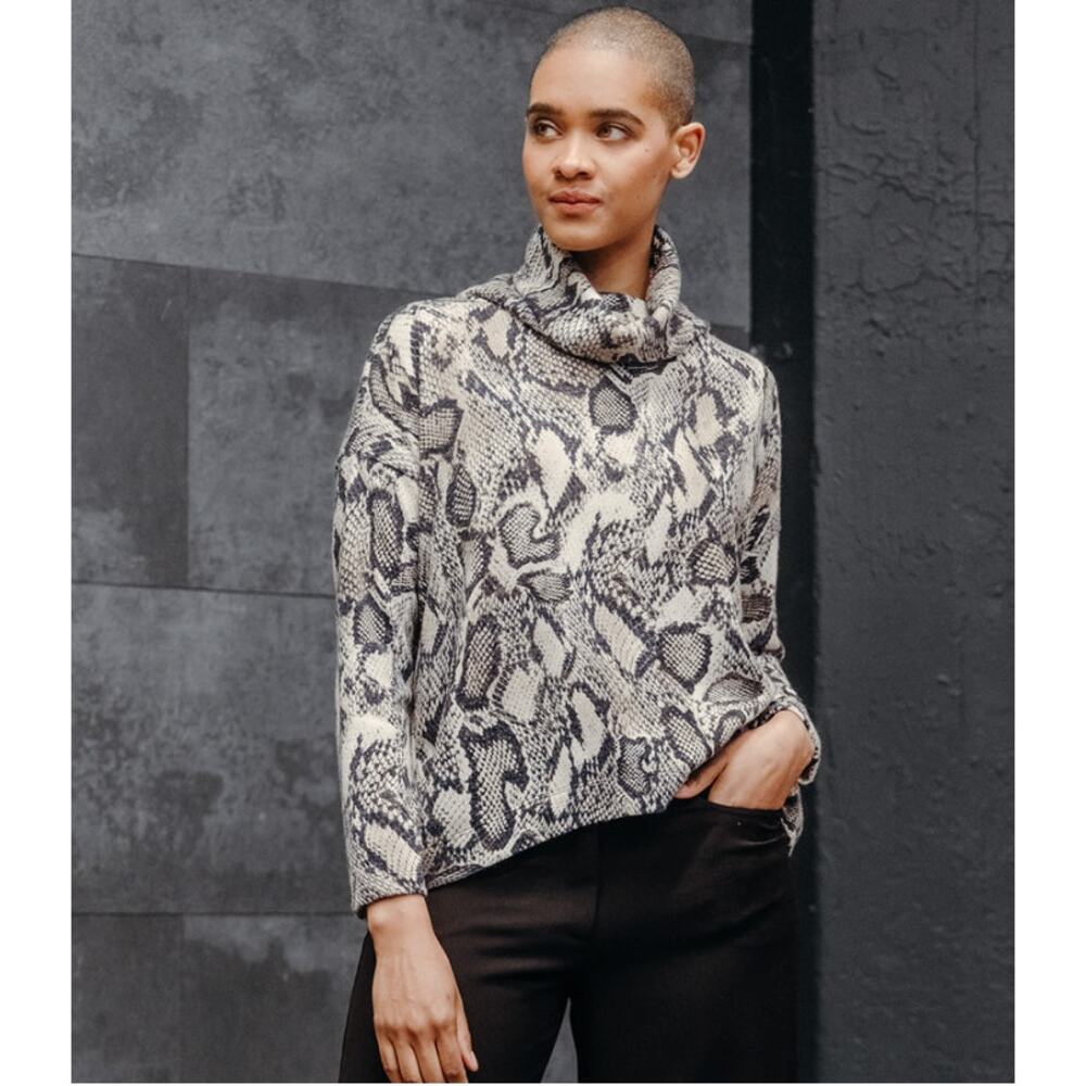 Women's Clara Sun Woo Cozy Texture Tipped Hem Sweater Top Python Scale size XL